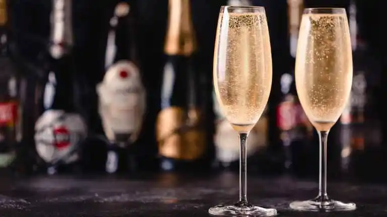 Difference Between Sparkling Wine, Semi-Sparkling Wine, and Champagne